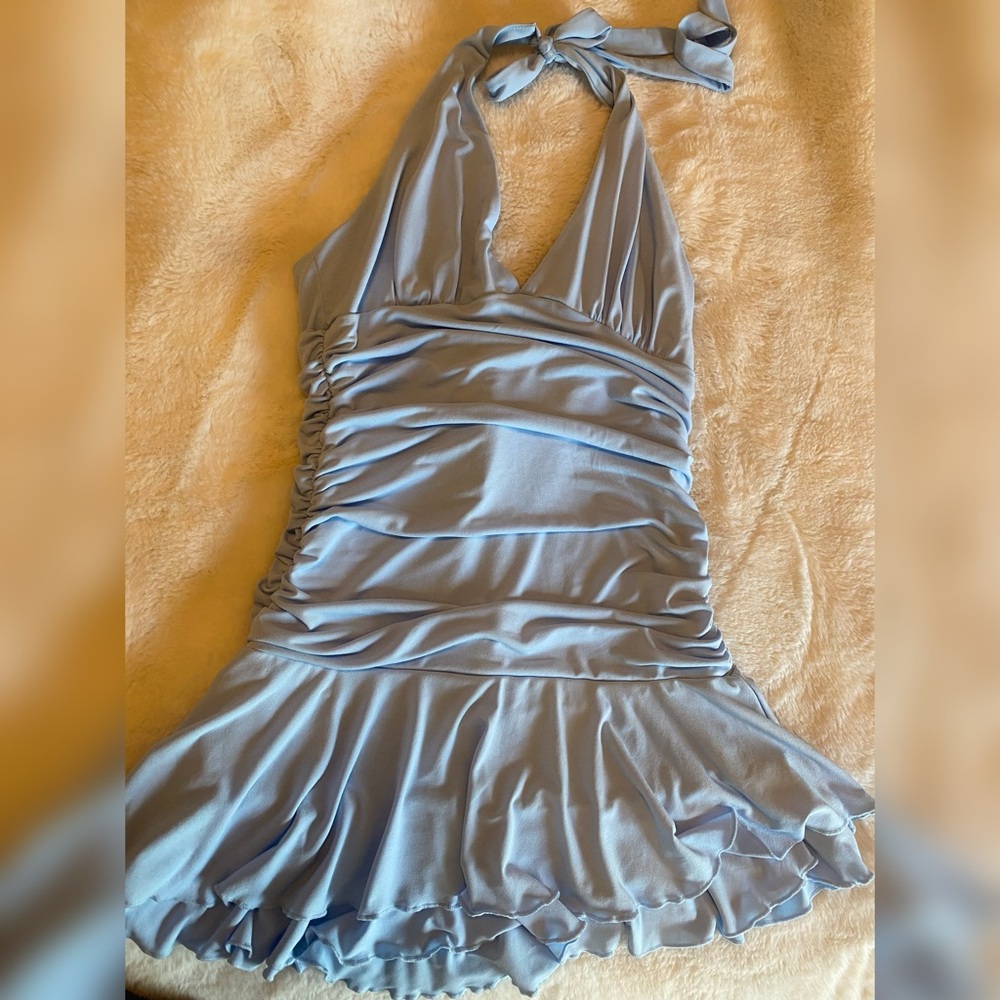 Sabrina Carpenter style dress..